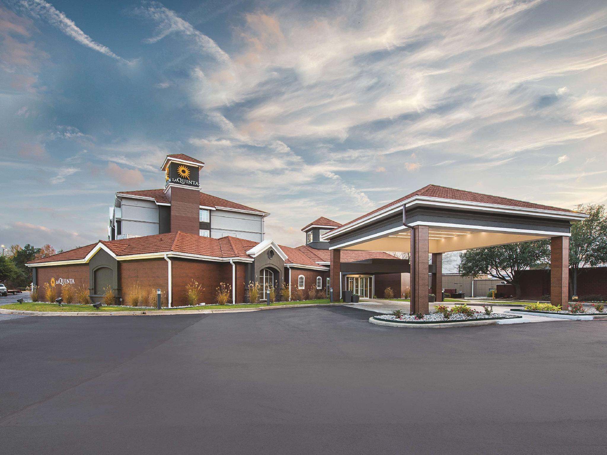 La Quinta By Wyndham Shreveport Airport Hotel Exterior photo