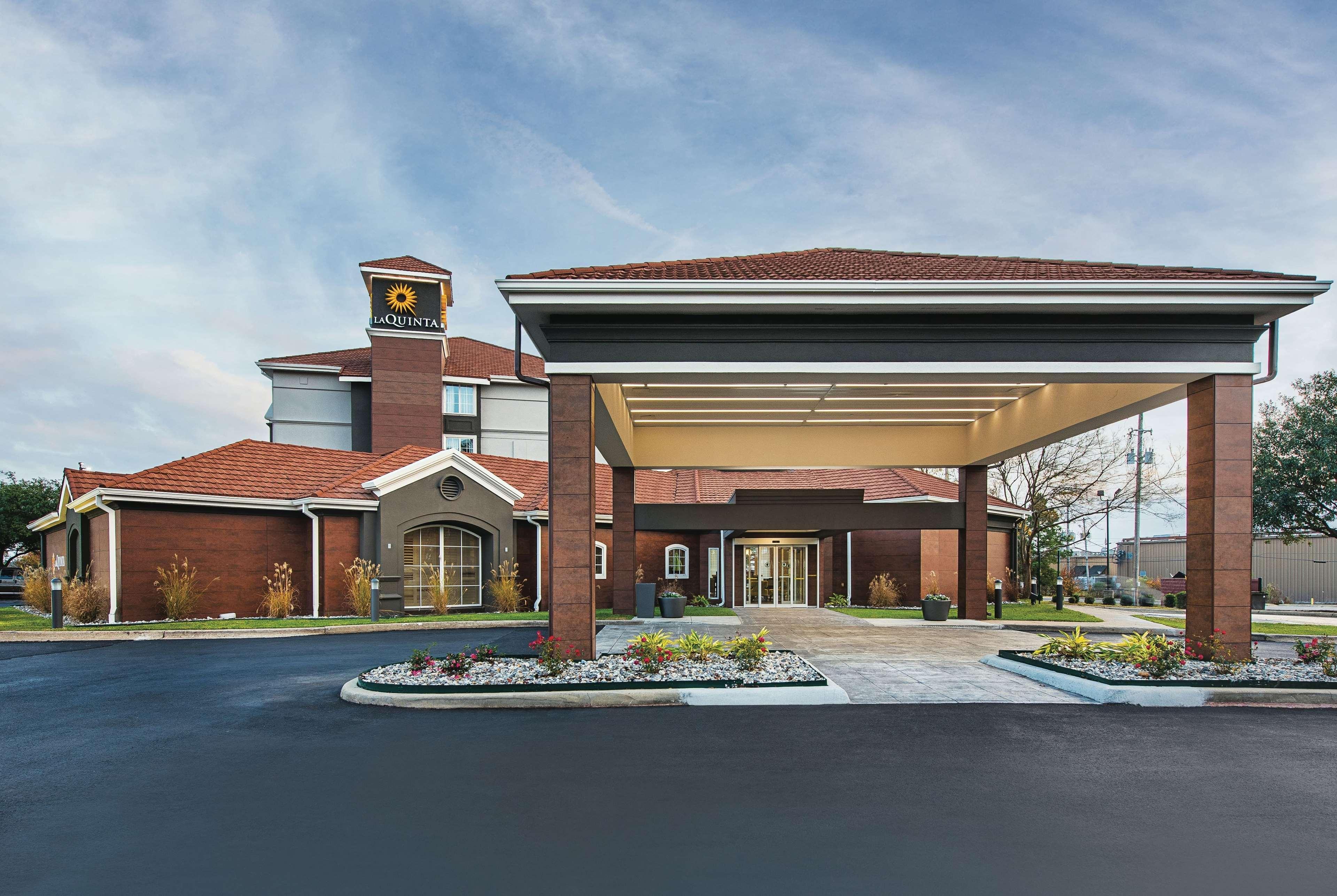 La Quinta By Wyndham Shreveport Airport Hotel Exterior photo